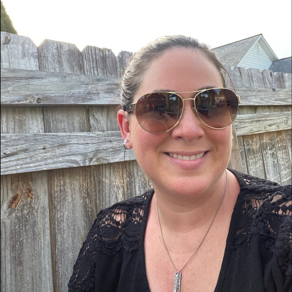 Meet your Posher, Yolanda